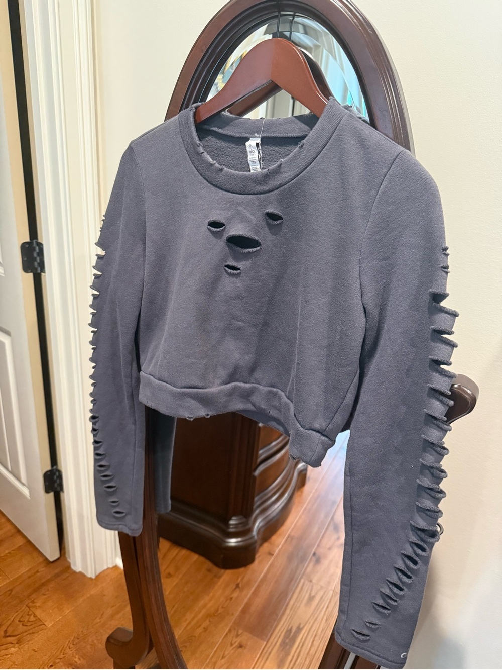 ALO Yoga Ripped Warrior Gray Crop Long Sleeve Sweatshirt Pullover Top, Size S